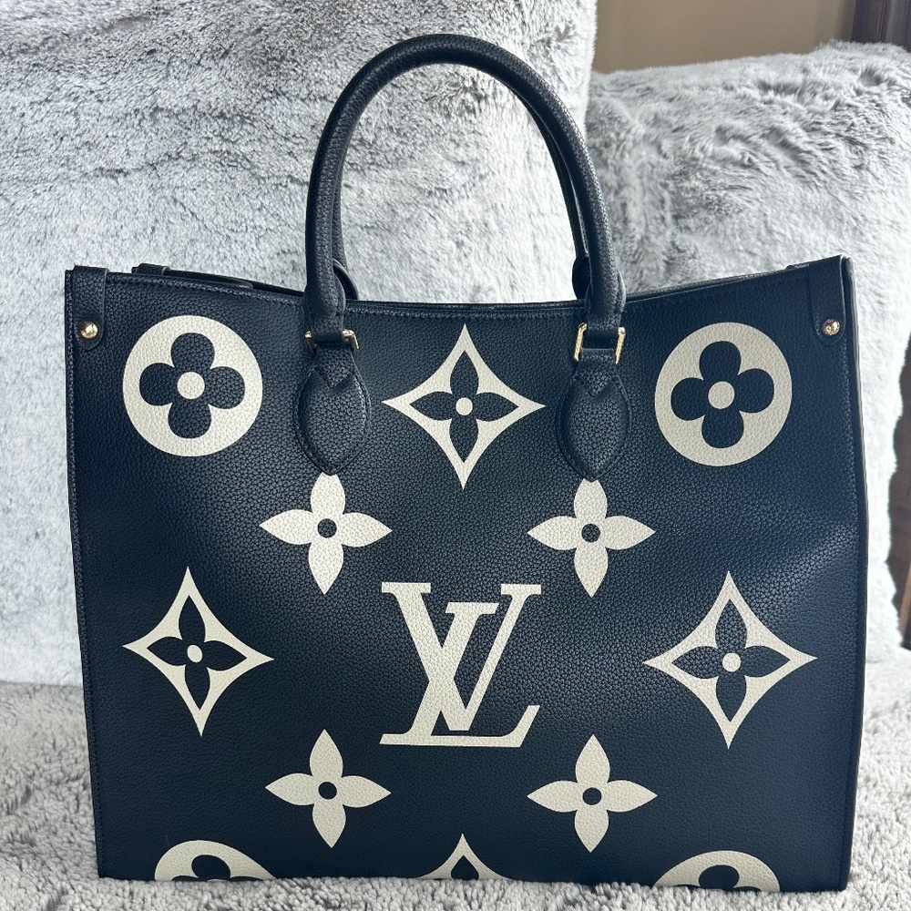 LV On the Go Tote NWOT